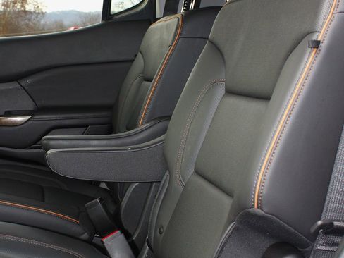 Used 2023 GMC Acadia AT4 w/ Technology Package image 21