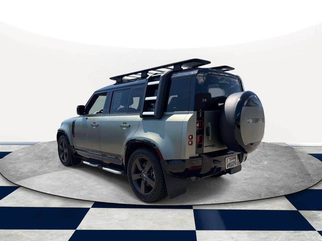 Used 2023 Land Rover Defender 110 X-Dynamic SE AWD/4WD image 4