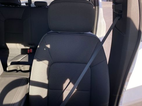 New 2026 GMC Canyon Elevation w/ LPO, Black Badging Package image 32