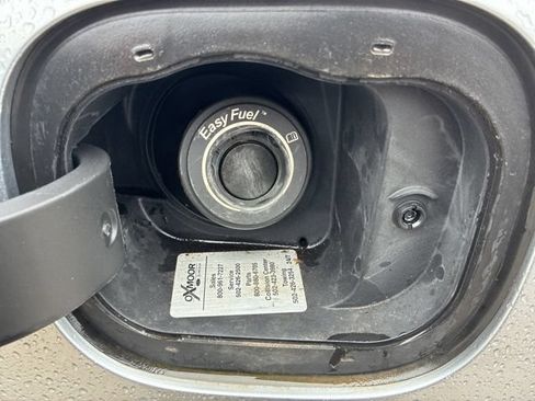 Used 2021 Ford Escape SE w/ Cold Weather Package FWD image 13