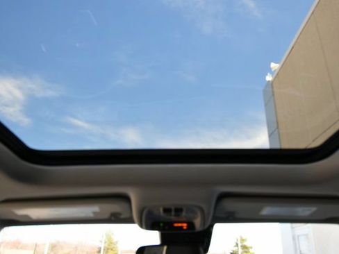 New 2026 Chevrolet Trax ACTIV w/ Sunroof Package FWD image 16