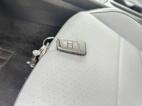 Used 2025 Volkswagen Jetta SE image 22