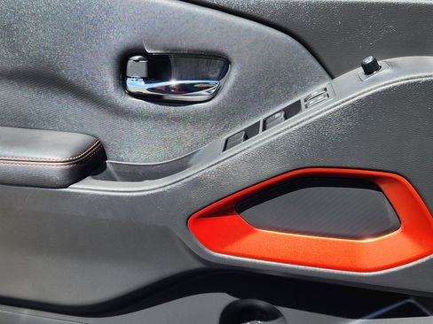 Used 2023 Nissan Frontier PRO-4X w/ Pro Convenience Package image 7