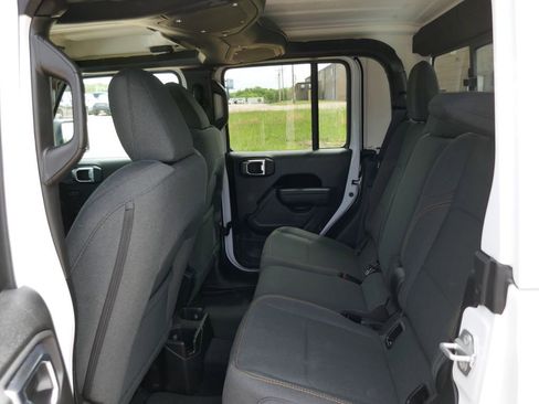 New 2026 Jeep Gladiator Sport AWD/4WD image 12