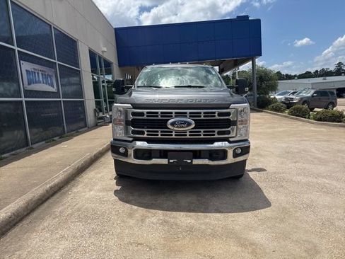 Used 2025 Ford F350 XLT AWD/4WD image 3