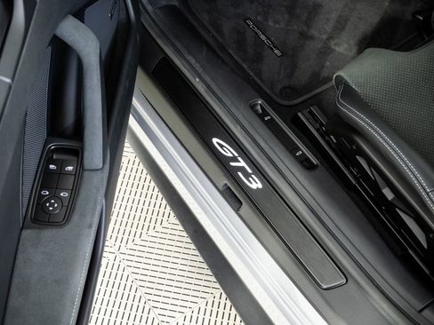 Used 2026 Porsche 911 GT3 RWD image 8