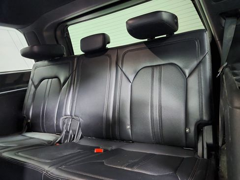 Used 2019 Ford Expedition Limited AWD/4WD image 12