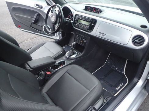 Used 2013 Volkswagen Beetle TDI FWD image 12