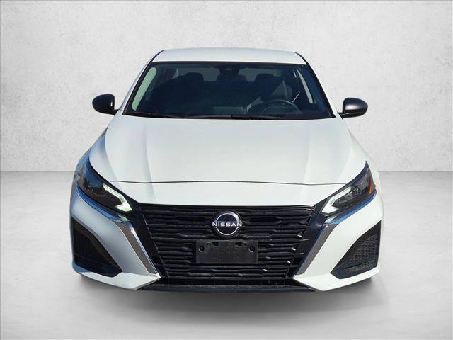 Used 2025 Nissan Altima 2.5 SV FWD image 2