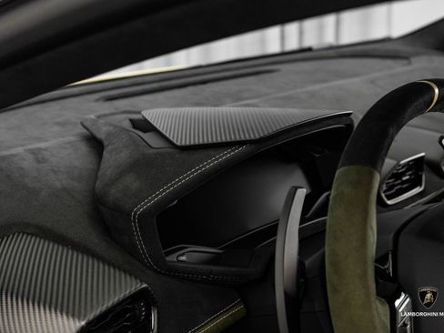 Used 2024 Lamborghini Huracan Sterrato image 42