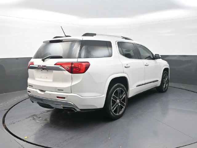 Used 2018 GMC Acadia Denali w/ Technology Package AWD/4WD image 8