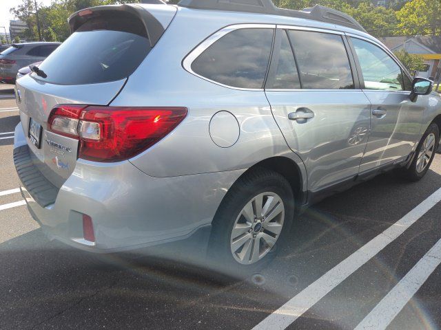 Used 2017 Subaru Outback 2.5i Premium AWD/4WD image 7
