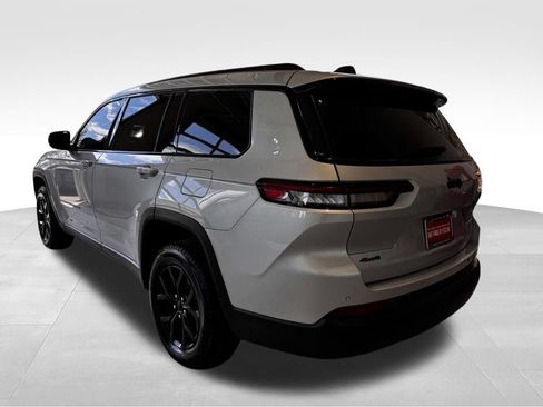 Used 2024 Jeep Grand Cherokee L Laredo AWD/4WD image 4