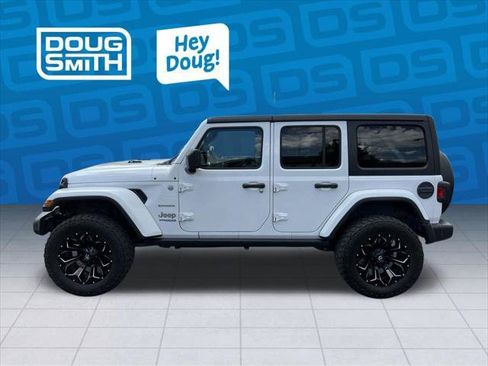 Certified 2019 Jeep Wrangler Unlimited Sahara AWD/4WD image 3