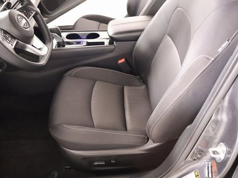 Used 2024 Nissan Altima 2.5 SV image 10