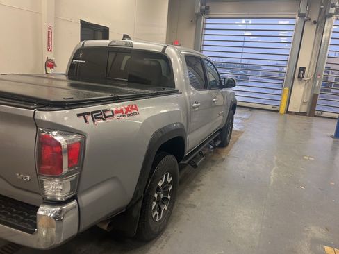 Used 2021 Toyota Tacoma TRD Off-Road image 4