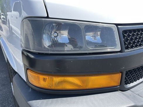 Used 2019 Chevrolet Express 3500 w/ Driver Convenience Package RWD image 11