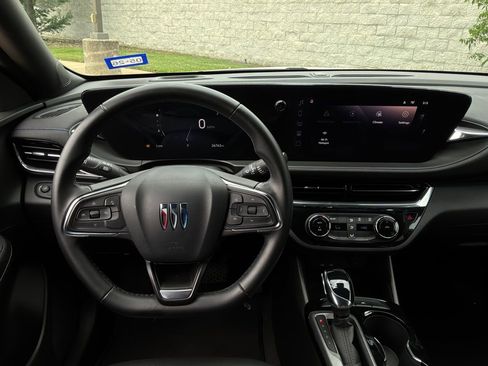 Used 2025 Buick Envista Sport Touring FWD image 13