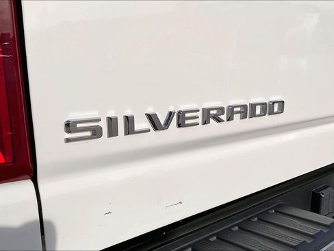 Certified 2021 Chevrolet Silverado 2500 LTZ w/ LTZ Premium Package image 29