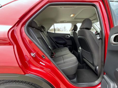 Certified 2023 Hyundai Venue SEL image 19