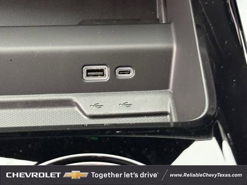 New 2026 Chevrolet Suburban LT RWD image 18
