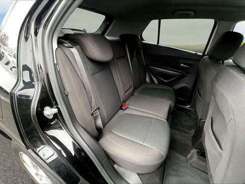 Used 2022 Chevrolet Trax LS w/ Tint and Cruise Package image 16