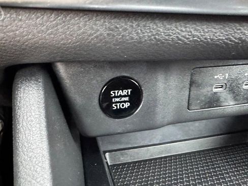 Used 2025 Nissan Rogue S image 21