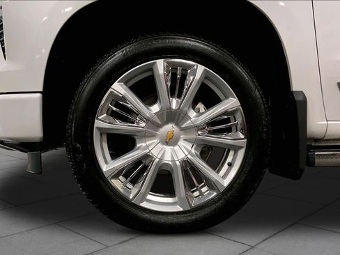 Used 2024 Chevrolet Silverado 1500 High Country w/ High Country Premium Package AWD/4WD image 11