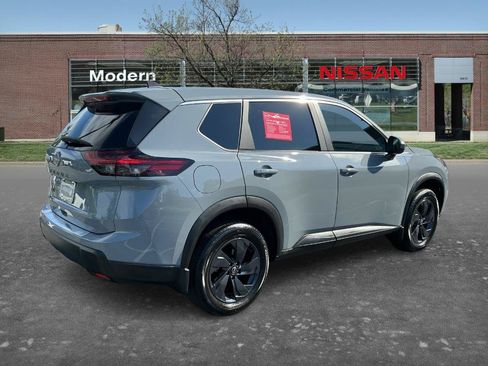 Certified 2026 Nissan Rogue SV FWD image 5