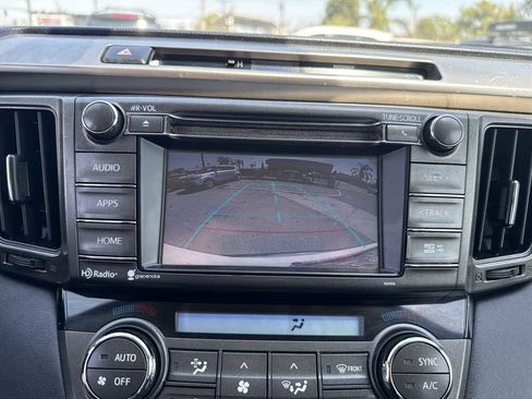 Used 2014 Toyota RAV4 XLE FWD image 29