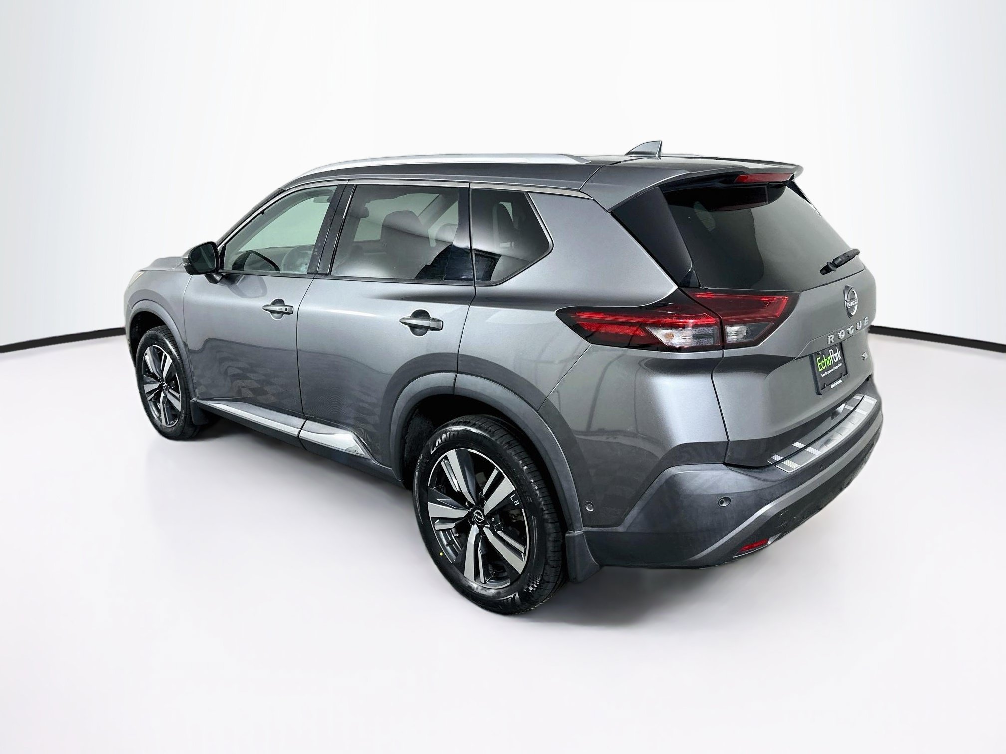 Used 2023 Nissan Rogue SL w/ SL Premium Package FWD image 5