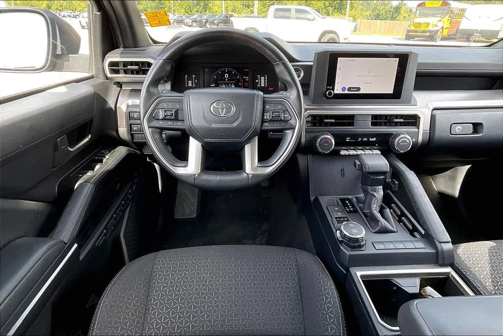 Used 2025 Toyota 4Runner SR5 AWD/4WD image 7