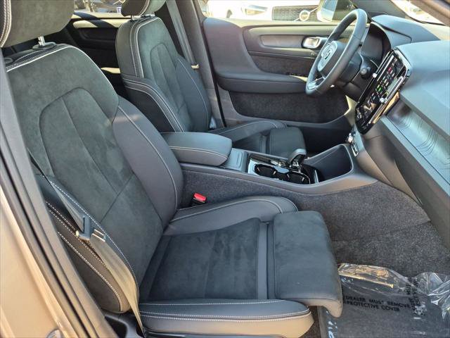 Certified 2024 Volvo XC40 Recharge Ultimate w/ Protection Package Premier AWD/4WD image 27