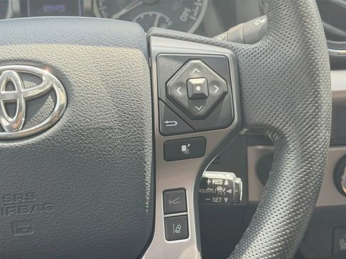 Used 2020 Toyota Tacoma Limited image 23