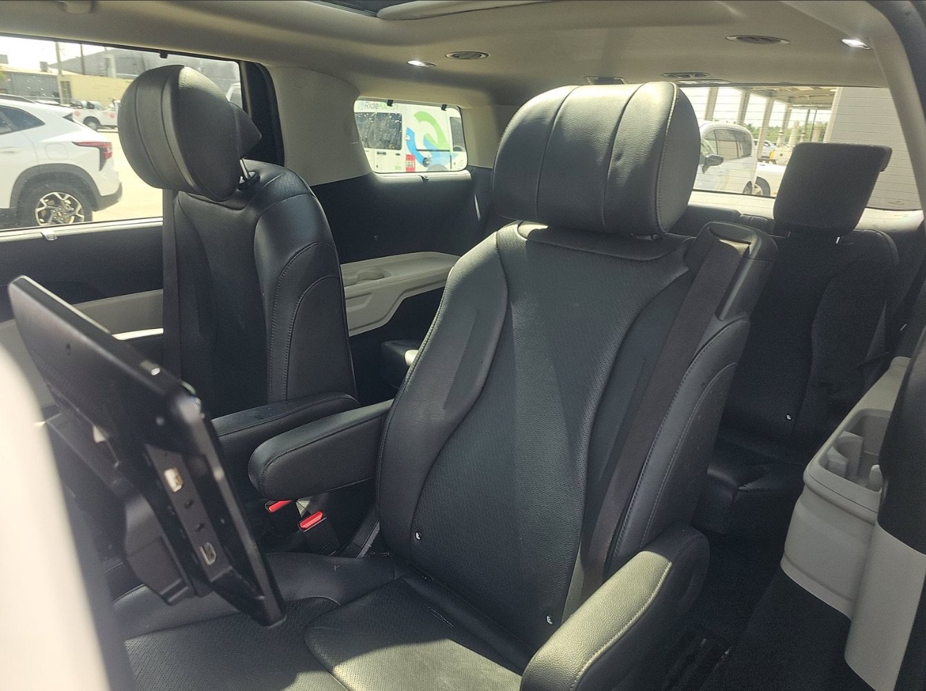 Used 2022 Kia Carnival SX Prestige FWD image 8