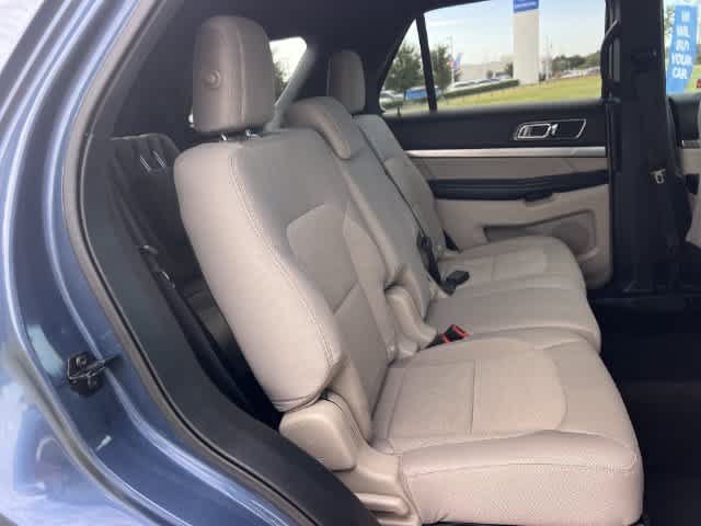 Used 2018 Ford Explorer XLT w/ Equipment Group 201A FWD image 14