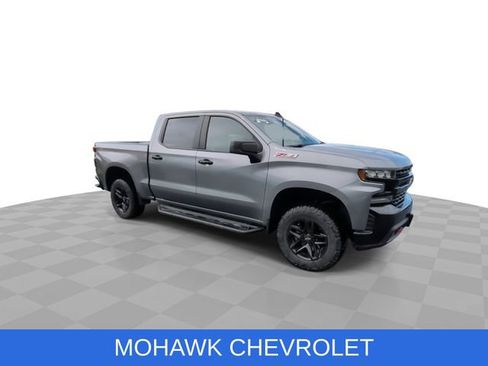 Used 2021 Chevrolet Silverado 1500 LT Trail Boss w/ Convenience Package II AWD/4WD image 2