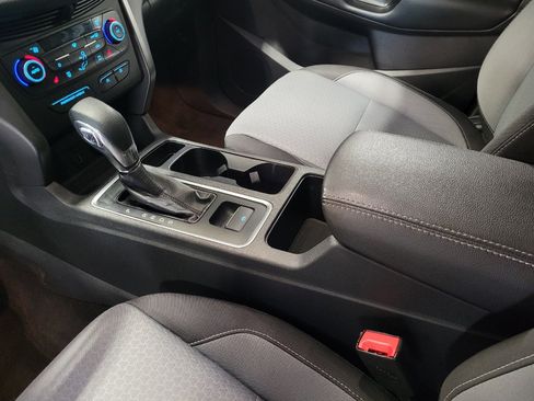 Used 2019 Ford Escape SE FWD image 26