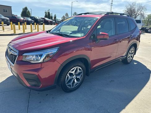 Used 2019 Subaru Forester Premium AWD/4WD image 36