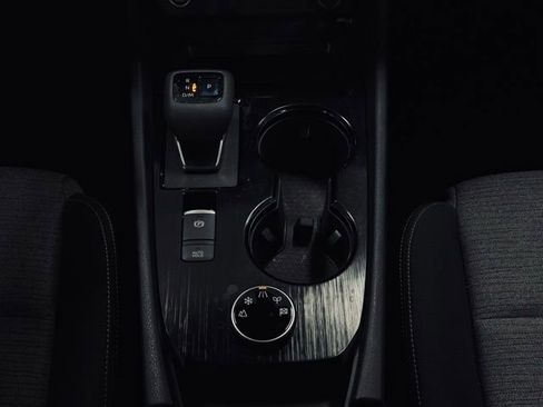 Used 2022 Nissan Rogue SV image 28