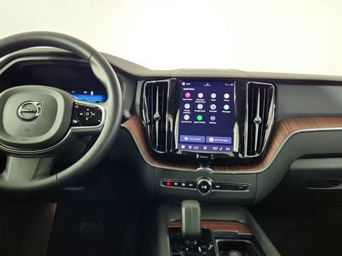Certified 2023 Volvo XC60 T8 Plus AWD/4WD image 25