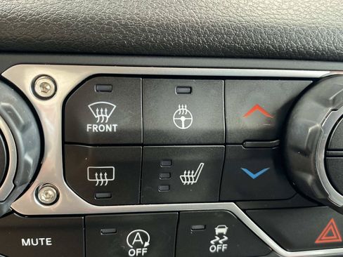 Used 2025 Jeep Wrangler Unlimited Sport AWD/4WD image 30