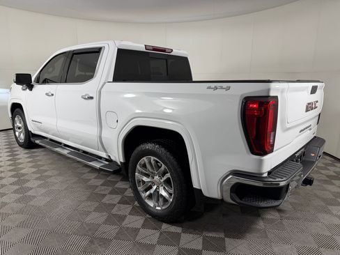 Used 2022 GMC Sierra 1500 SLT AWD/4WD image 3