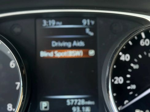 Used 2016 Nissan Rogue SV w/ SV Premium Package AWD/4WD image 27