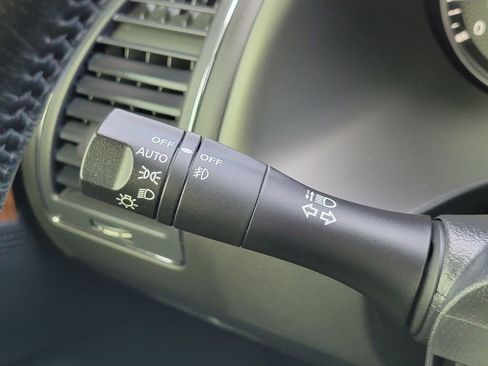 Used 2022 Nissan Armada SL w/ Captain's Chairs Package image 33