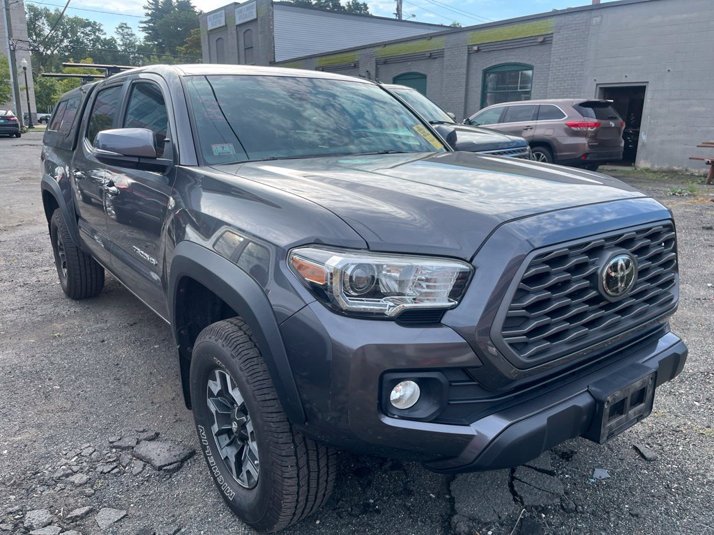 Used 2020 Toyota Tacoma TRD Off-Road w/ Technology Package AWD/4WD image 2