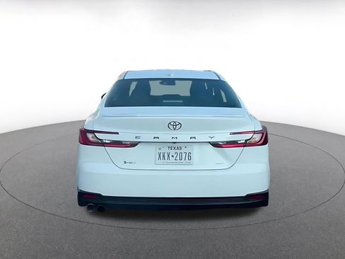 Used 2026 Toyota Camry SE FWD image 12