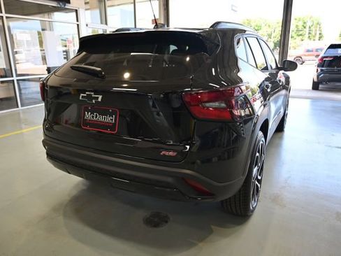 New 2026 Chevrolet Trax RS w/ Sunroof Package FWD image 5