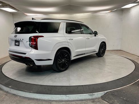 Used 2024 Hyundai Palisade Calligraphy image 5