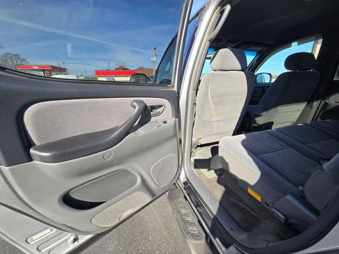 Used 2004 Toyota Tundra SR5 AWD/4WD image 12